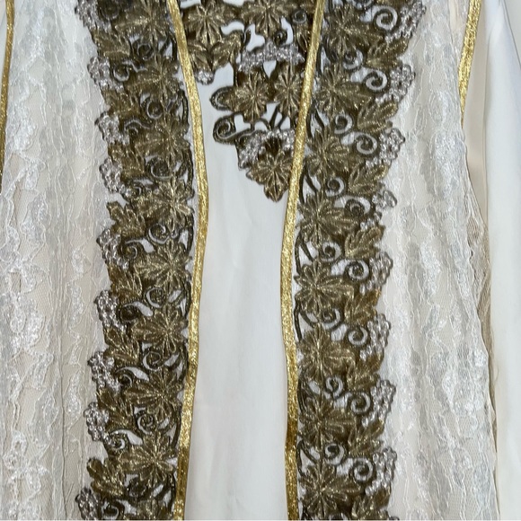 Elegant Morrocan, kaftan gown, white embroidered with gold, trim, dress and vest - Picture 2 of 14